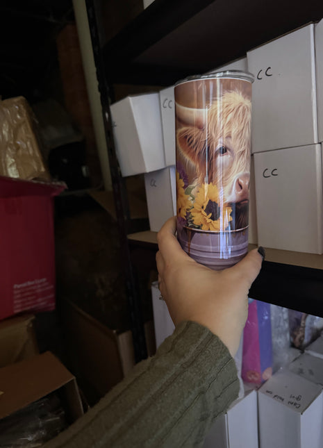 Pre-Made 20oz Highland Cow in Bucket